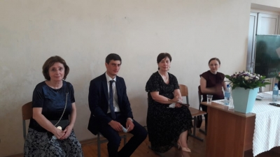 Первый выпускной экзамен в школах.